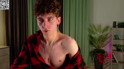 Snapshot of mark_safr chatting on October 7, 7:55 pm Mark online show from October 7, 7:55 pm