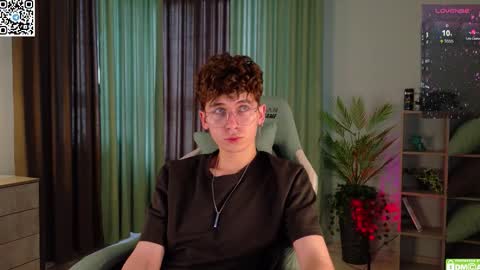 Snapshot of mark_safr chatting on October 8, 8:01 am Mark online show from October 8, 8:01 am