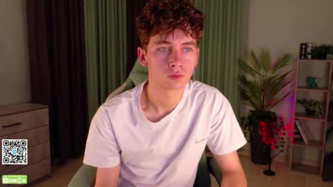 Snapshot of mark_safr chatting on October 10, 8:19 pm Mark online show from October 10, 8:19 pm