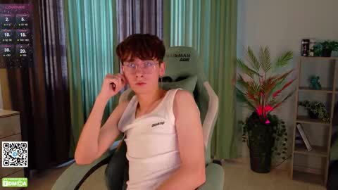 Snapshot of mark_safr chatting on October 11, 8:24 am Mark online show from October 11, 8:24 am