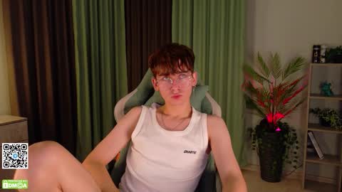 Snapshot of mark_safr chatting on October 11, 10:30 pm Mark online show from October 11, 10:30 pm