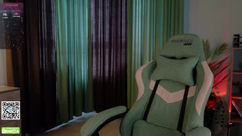 Snapshot of mark_safr chatting on October 14, 3:51 am Mark online show from October 14, 3:51 am