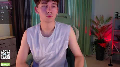 Snapshot of mark_safr chatting on October 15, 2:11 am Mark online show from October 15, 2:11 am