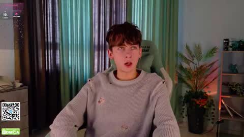 Snapshot of mark_safr chatting on October 18, 7:20 am Mark online show from October 18, 7:20 am