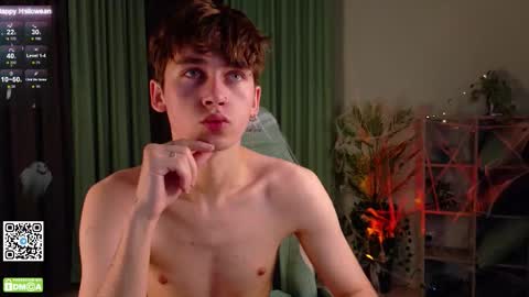 Snapshot of mark_safr chatting on November 1, 1:35 pm Mark online show from November 1, 1:35 pm