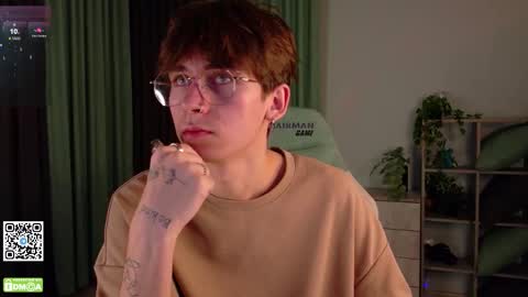 Snapshot of mark_safr chatting on November 4, 5:01 pm Mark online show from November 4, 5:01 pm