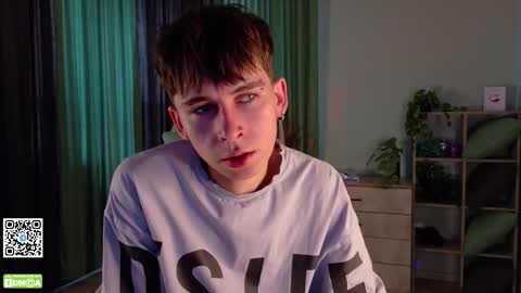 Snapshot of mark_safr chatting on November 15, 3:26 am Mark online show from November 15, 3:26 am