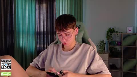 Snapshot of mark_safr chatting on November 16, 3:23 am Mark online show from November 16, 3:23 am