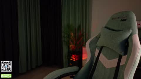 Snapshot of mark_safr chatting on November 17, 3:07 pm Mark online show from November 17, 3:07 pm