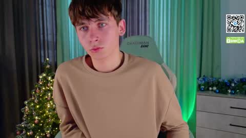 Snapshot of mark_safr chatting on December 16, 5:34 am Mark online show from December 16, 5:34 am