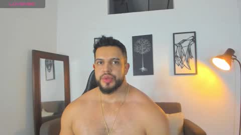 mark_x23 online show from November 12, 11:47 pm