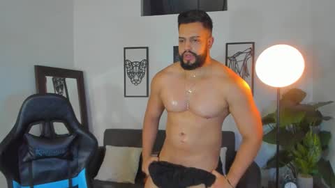 Snapshot of mark_x23 chatting on February 22, 1:51 am mark_x23 online show from February 22, 1:51 am