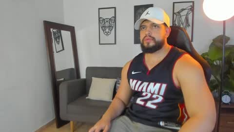 mark_x23 online show from April 4, 1:48 am