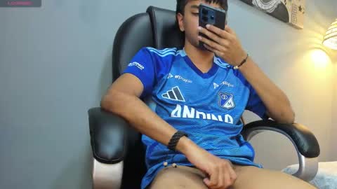 Snapshot of markbowie chatting on January 17, 1:38 pm markbowie online show from January 17, 1:38 pm