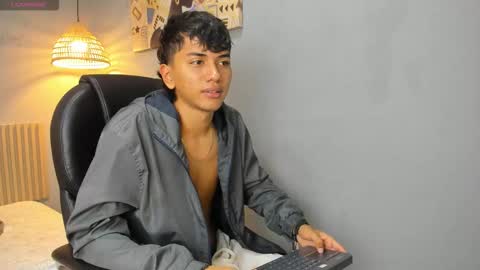 Snapshot of markbowie chatting on February 4, 2:23 pm markbowie online show from February 4, 2:23 pm