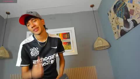 Snapshot of markbowie chatting on February 6, 7:28 pm markbowie online show from February 6, 7:28 pm