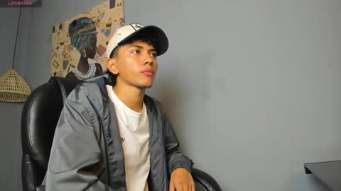 Snapshot of markbowie chatting on February 7, 1:59 pm markbowie online show from February 7, 1:59 pm