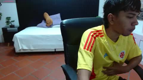 Snapshot of markbowie chatting on February 8, 3:04 pm markbowie online show from February 8, 3:04 pm