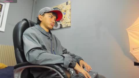 Snapshot of markbowie chatting on February 10, 1:04 pm markbowie online show from February 10, 1:04 pm