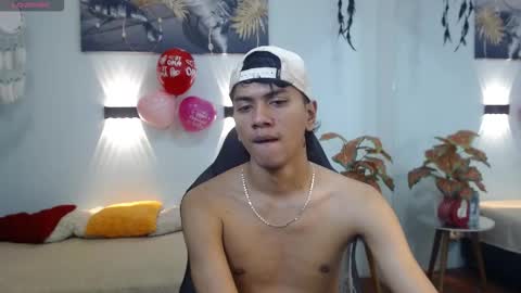 Snapshot of markbowie chatting on February 12, 1:06 pm markbowie online show from February 12, 1:06 pm