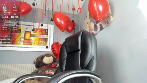 Snapshot of markbowie chatting on February 21, 2:01 am markbowie online show from February 21, 2:01 am