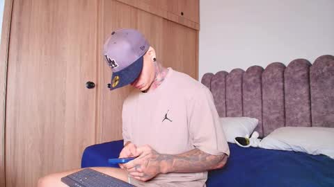 Sebastian online show from November 12, 8:15 am