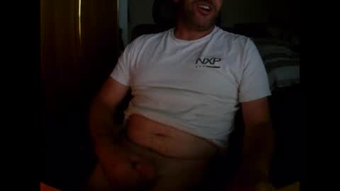 Snapshot of markoboy34 chatting on December 18, 1:23 pm Matt Kung online show from December 18, 1:23 pm