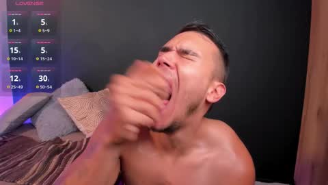 Mark Santos online show from November 4, 7:35 pm