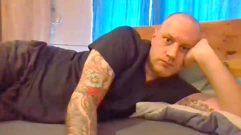 markus_7 online show from April 4, 12:46 pm