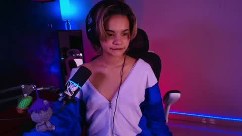 Snapshot of marlena3312 chatting on June 3, 1:46 pm Marlena online show from June 3, 1:46 pm