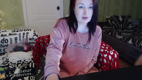 Snapshot of marlenexdietrich chatting on February 12, 11:07 am MarleneXDietrich online show from February 12, 11:07 am