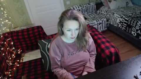 Snapshot of marlenexdietrich chatting on September 30, 10:53 am MarleneXDietrich online show from September 30, 10:53 am