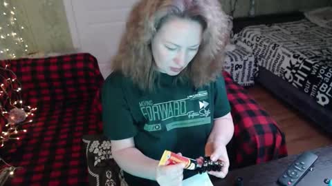 Snapshot of marlenexdietrich chatting on October 6, 10:45 am MarleneXDietrich online show from October 6, 10:45 am