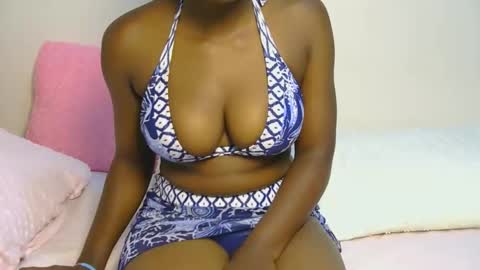 Snapshot of marly_marlie chatting on April 16, 11:33 am Marlie online show from April 16, 11:33 am