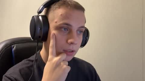 Snapshot of maroooa chatting on December 20, 7:32 pm Marko online show from December 20, 7:32 pm