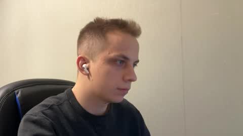 Snapshot of maroooa chatting on February 18, 11:22 pm Marko online show from February 18, 11:22 pm