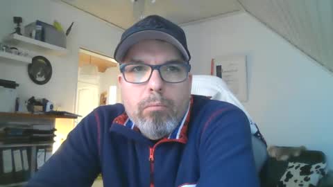 Snapshot of marriedcock1980 chatting on March 10, 7:21 am marriedcock1980 online show from March 10, 7:21 am