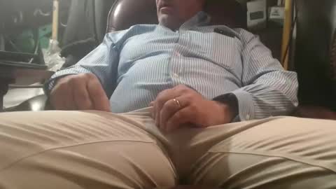 Snapshot of marrieddad19751975 chatting on May 21, 1:34 am only fans marrieddad19751975 online show from May 21, 1:34 am