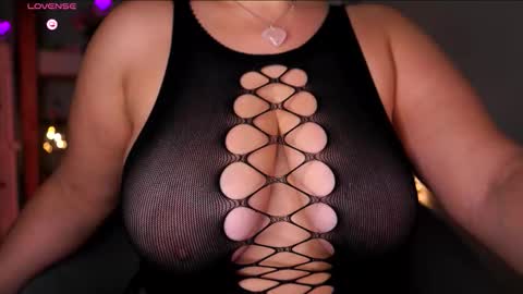 Snapshot of marrygrayes chatting on October 8, 6:38 pm Maria online broadcast from Tuesday to Suturday from 6 pm to 12 pm Germany time Sunday-Monday offline online show from October 8, 6:38 pm