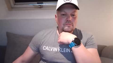 mars0481 online show from December 1, 1:05 pm