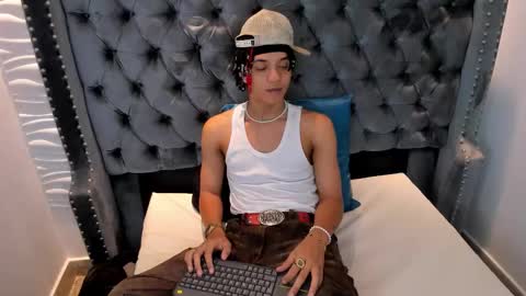 MARSHALL online show from November 21, 1:43 pm