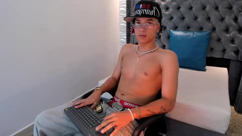 MARSHALL online show from December 5, 1:31 pm