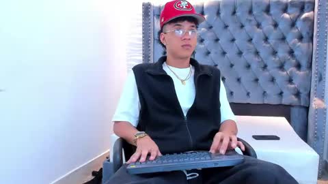 MARSHALL online show from April 13, 4:07 am