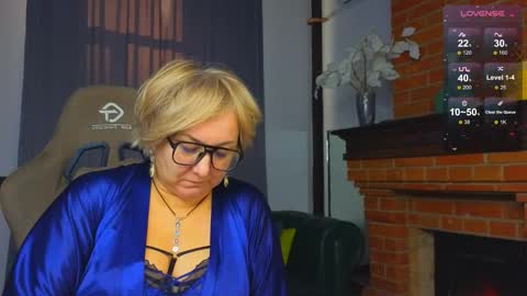 marta_wils online show from October 22, 2:12 am
