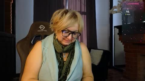 marta_wils online show from October 25, 5:26 am