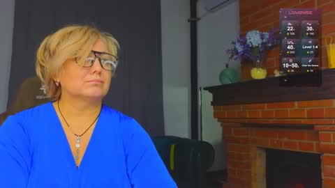 marta_wils online show from November 3, 3:30 am