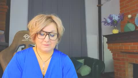 marta_wils online show from November 18, 5:23 am