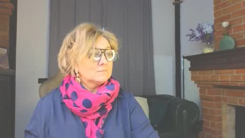 marta_wils online show from December 4, 4:22 am