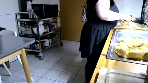 Martha online show from November 27, 6:48 am