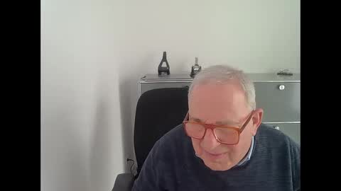 martin_1947 online show from December 29, 1:17 pm